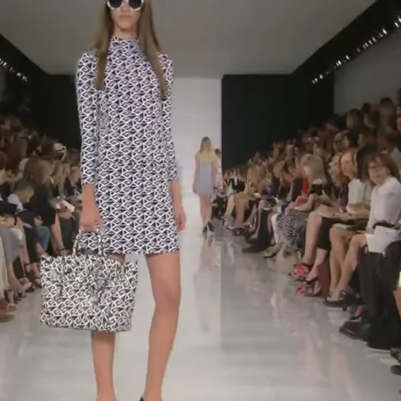 Ralph Lauren Heels: Spring 2014 Runway Show Print-Size 9.5 (40B) - Picture 3 of 9